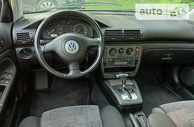 Седан Volkswagen Passat 2000 в Старокостянтинові