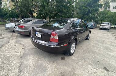 Седан Volkswagen Passat 2004 в 