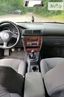 Седан Volkswagen Passat 2005 в Ирпене