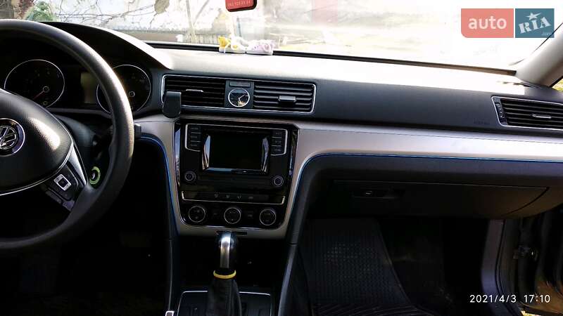 Седан Volkswagen Passat 2015 в Богуславі