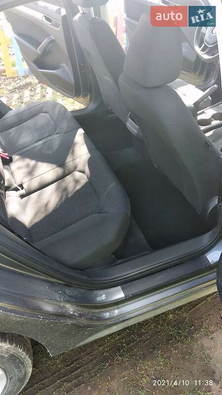 Седан Volkswagen Passat 2015 в Богуславі