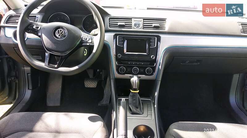 Седан Volkswagen Passat 2015 в Богуславі