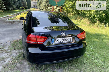 Седан Volkswagen Passat 2012 в Дубно