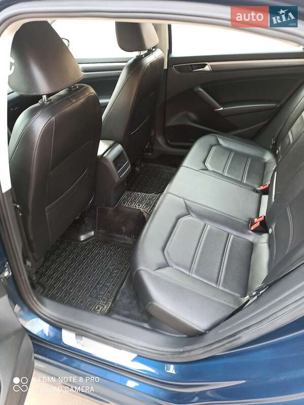 Седан Volkswagen Passat 2018 в Ужгороде