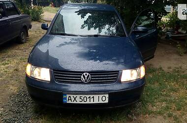 Седан Volkswagen Passat 1998 в Харькове