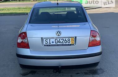 Седан Volkswagen Passat 2002 в Дрогобыче