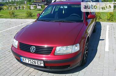 Універсал Volkswagen Passat 2000 в Івано-Франківську