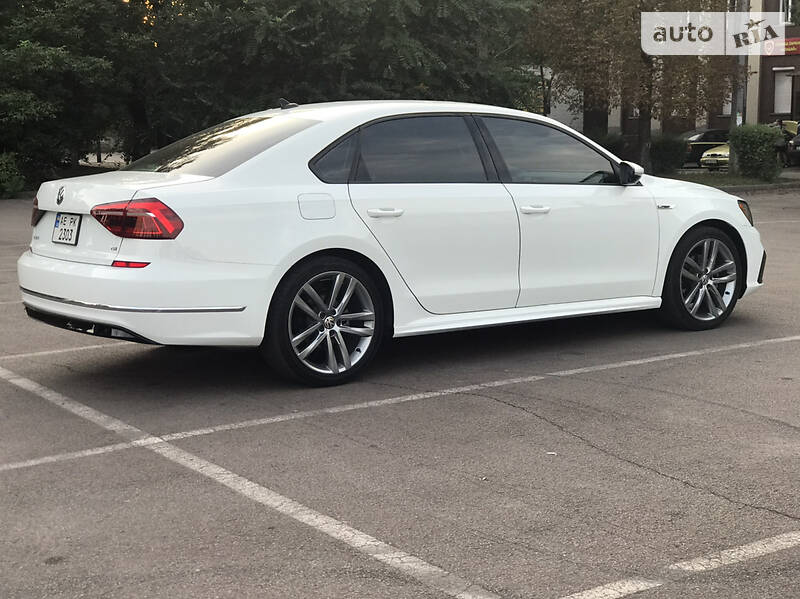 Седан Volkswagen Passat 2018 в Каменском