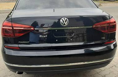 Седан Volkswagen Passat 2016 в Нововолинську