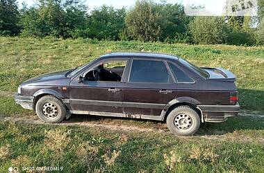 Седан Volkswagen Passat 1992 в Снятині