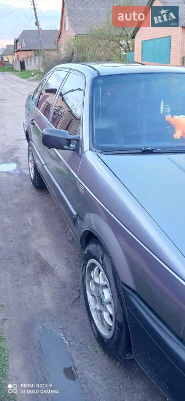 Седан Volkswagen Passat 1990 в Маньківці