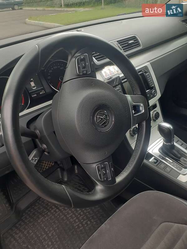 Седан Volkswagen Passat 2013 в Ужгороде фото 24 Седан Volkswagen Passat 2013 в Ужгороде