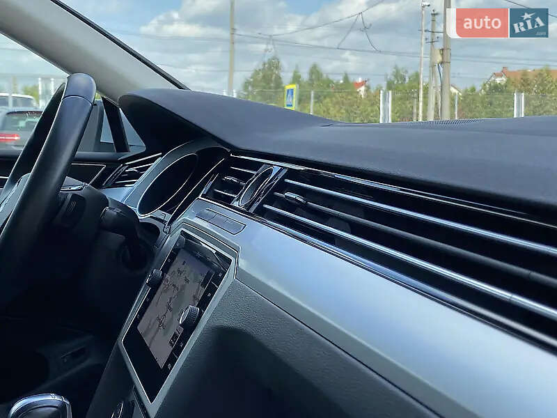 Универсал Volkswagen Passat 2017 в Сарнах