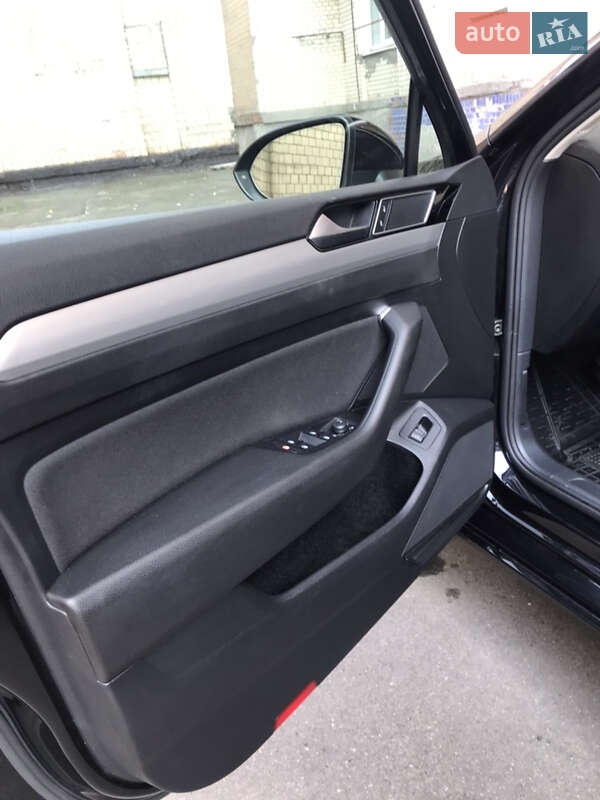 Универсал Volkswagen Passat 2017 в Хмельницком