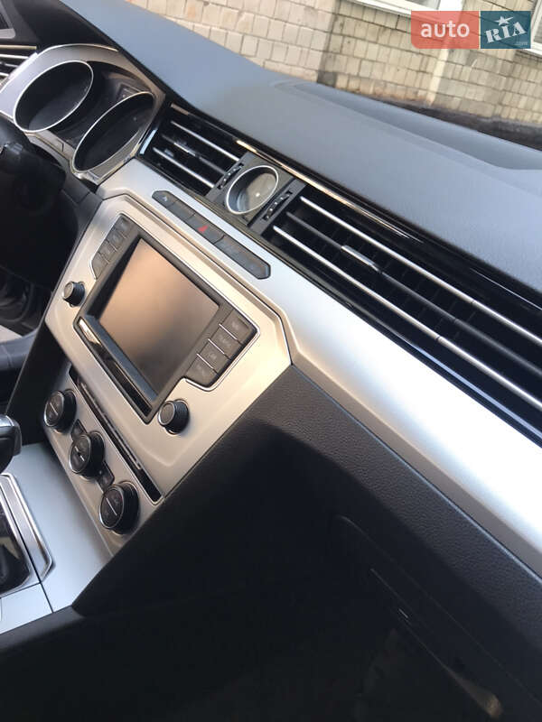 Универсал Volkswagen Passat 2017 в Хмельницком