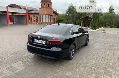 Седан Volkswagen Passat 2013 в Рівному