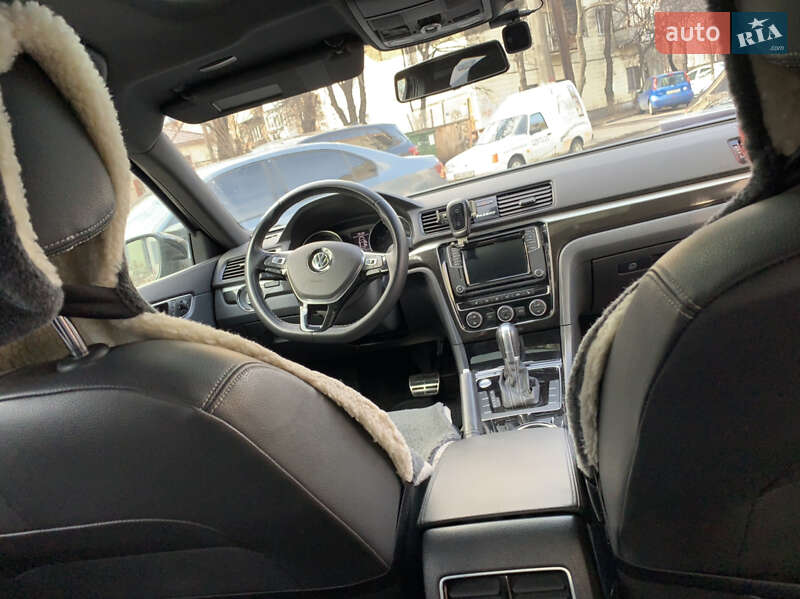 Седан Volkswagen Passat 2018 в Києві
