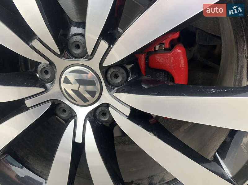 Седан Volkswagen Passat 2018 в Києві