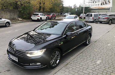 Седан Volkswagen Passat 2015 в Львове