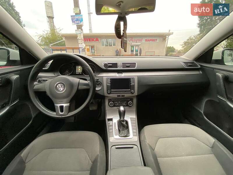 Седан Volkswagen Passat 2011 в Херсоні