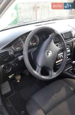 Универсал Volkswagen Passat 2001 в 