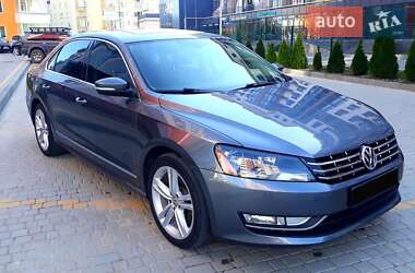 Седан Volkswagen Passat 2013 в Новояворовске