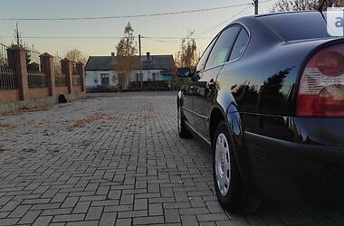 Седан Volkswagen Passat 2003 в Покровске