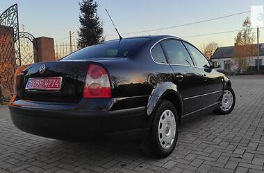 Седан Volkswagen Passat 2003 в Покровске