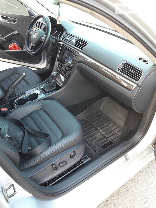 Седан Volkswagen Passat 2016 в Одессе