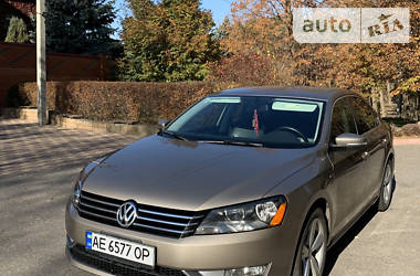 Седан Volkswagen Passat 2015 в Днепре