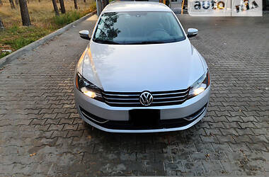 Седан Volkswagen Passat 2013 в Буче