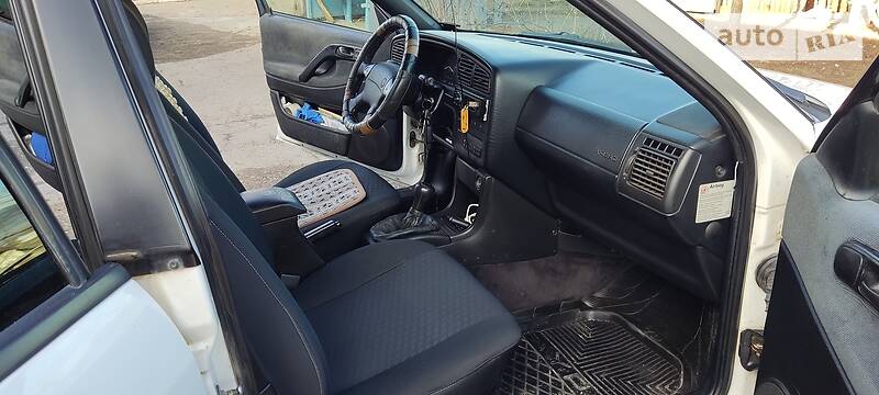 Универсал Volkswagen Passat 1996 в Городке