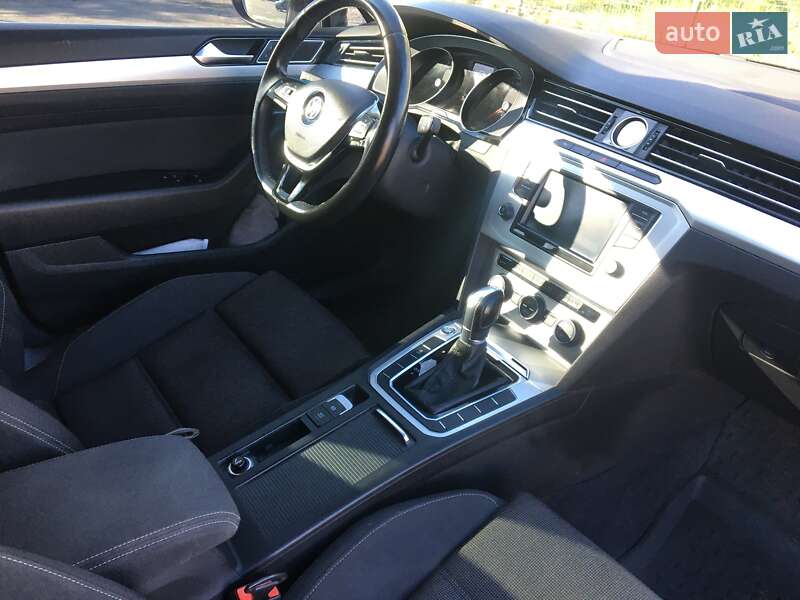 Універсал Volkswagen Passat 2016 в Ужгороді