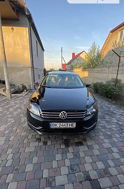 Седан Volkswagen Passat 2012 в Костополе