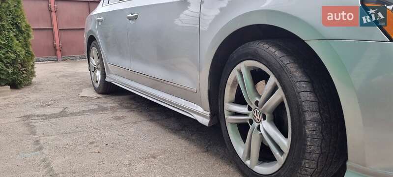 Седан Volkswagen Passat 2014 в Киеве