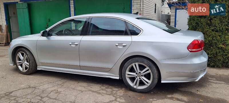 Седан Volkswagen Passat 2014 в Киеве