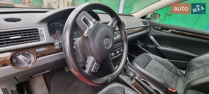 Седан Volkswagen Passat 2014 в Киеве