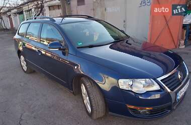 Универсал Volkswagen Passat 2005 в Измаиле