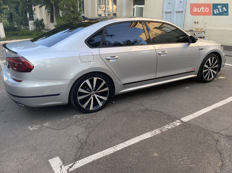 Седан Volkswagen Passat 2018 в Одессе