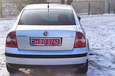 Седан Volkswagen Passat 2002 в Луцке
