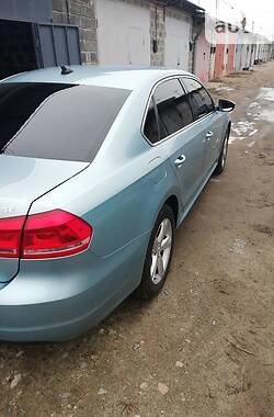 Седан Volkswagen Passat 2011 в Харкові