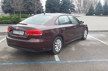 Седан Volkswagen Passat 2012 в Днепре