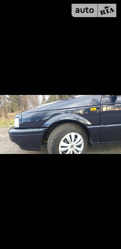 Седан Volkswagen Passat 1989 в Кельменцях