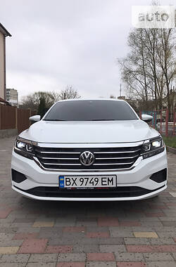 Седан Volkswagen Passat 2020 в Хмельницком