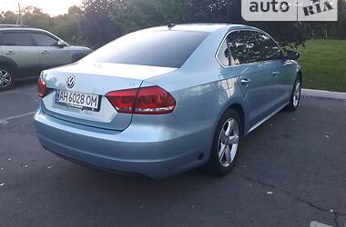 Седан Volkswagen Passat 2012 в Мариуполе