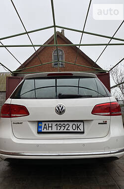 Универсал Volkswagen Passat 2014 в Мариуполе