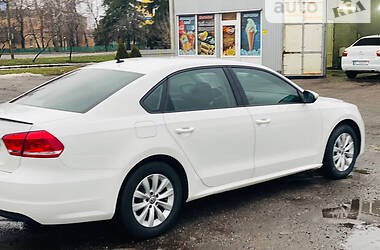 Седан Volkswagen Passat 2012 в Лубнах