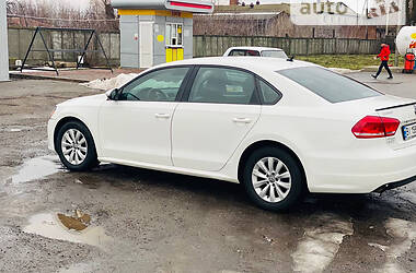 Седан Volkswagen Passat 2012 в Лубнах