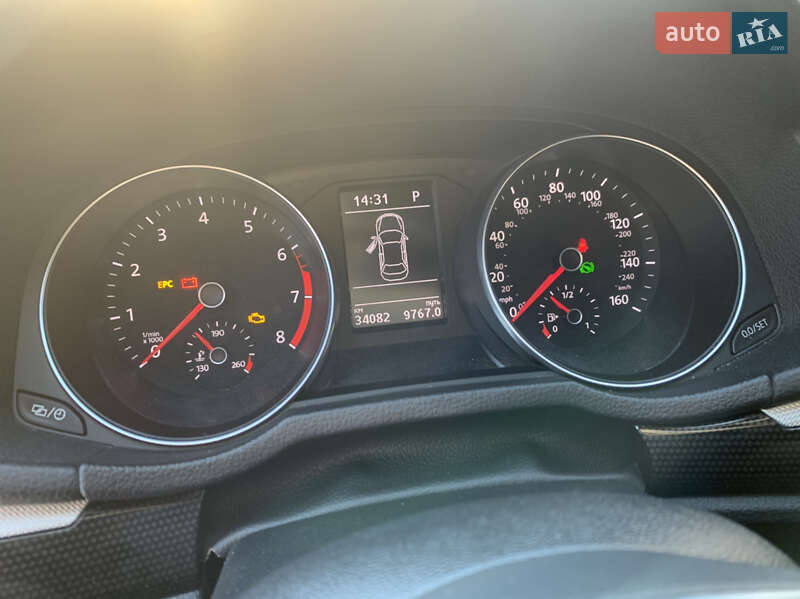 Седан Volkswagen Passat 2018 в Києві