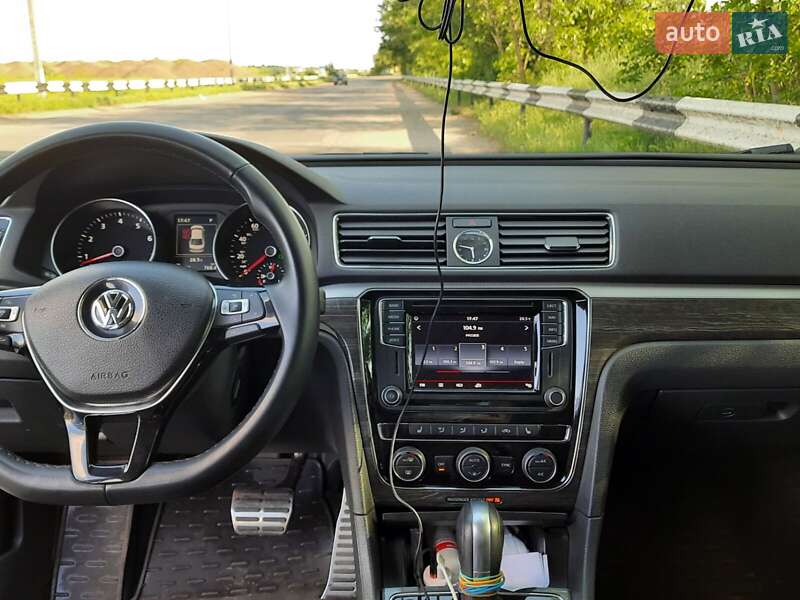 Седан Volkswagen Passat 2016 в Одессе